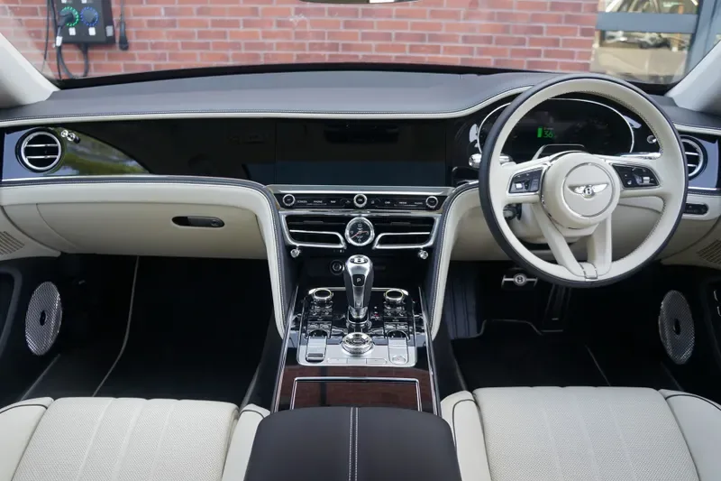 2026 Bentley Flying Spur, 4/30