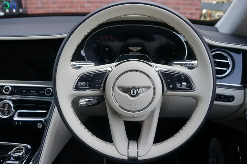 2026 Bentley Flying Spur, 18/30