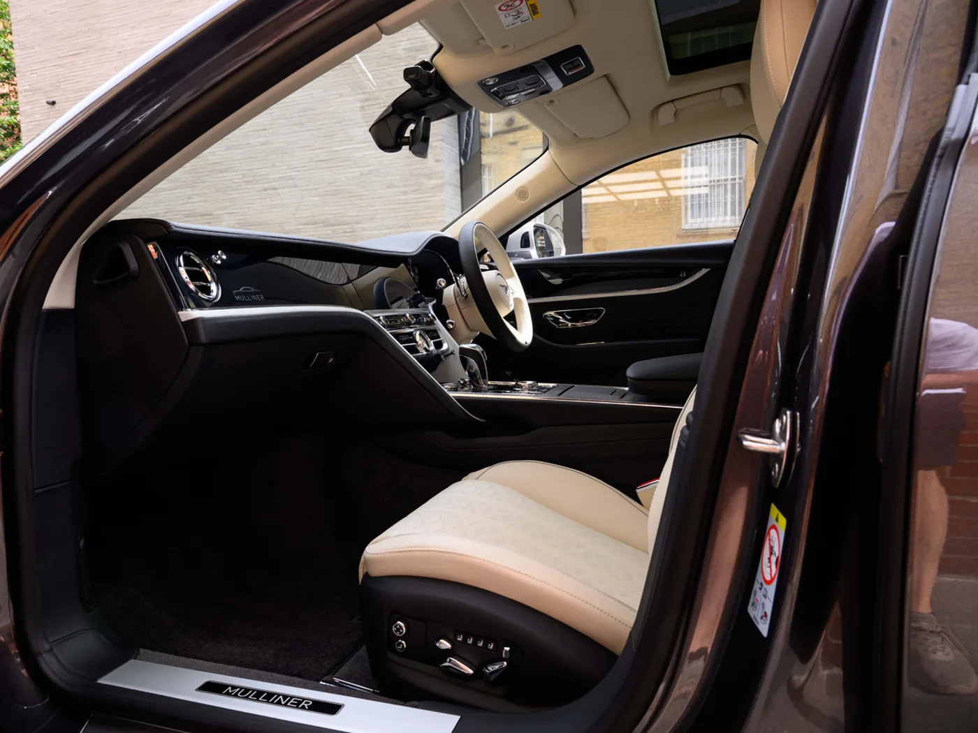 2026 Bentley Flying Spur Mulliner angeboten von einer Vertragshändlergruppe in London, Vereinigtes Königreich, Foto 2 von 25