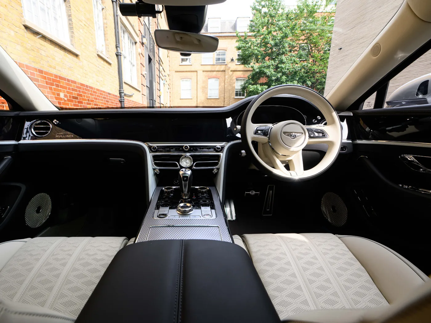 2026 Bentley Flying Spur Mulliner angeboten von einer Vertragshändlergruppe in London, Vereinigtes Königreich, Foto 4 von 25