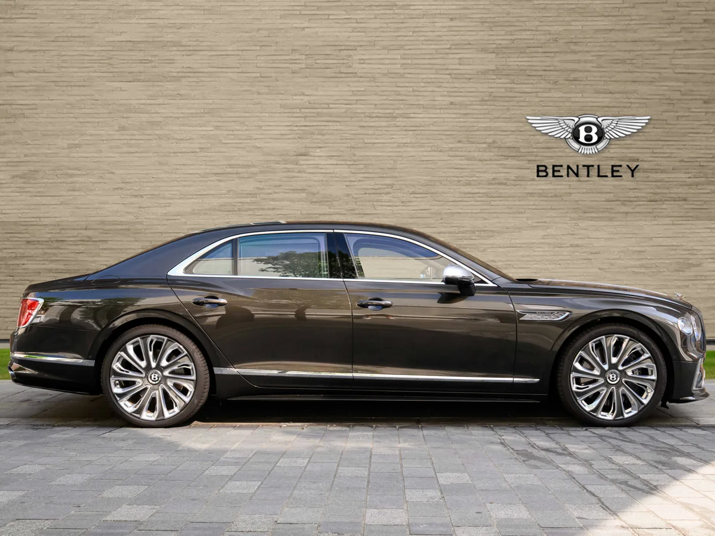 2026 Bentley Flying Spur Mulliner proposée par un groupe de concessions agréées à London, Royaume-Uni, photo 5 sur 25