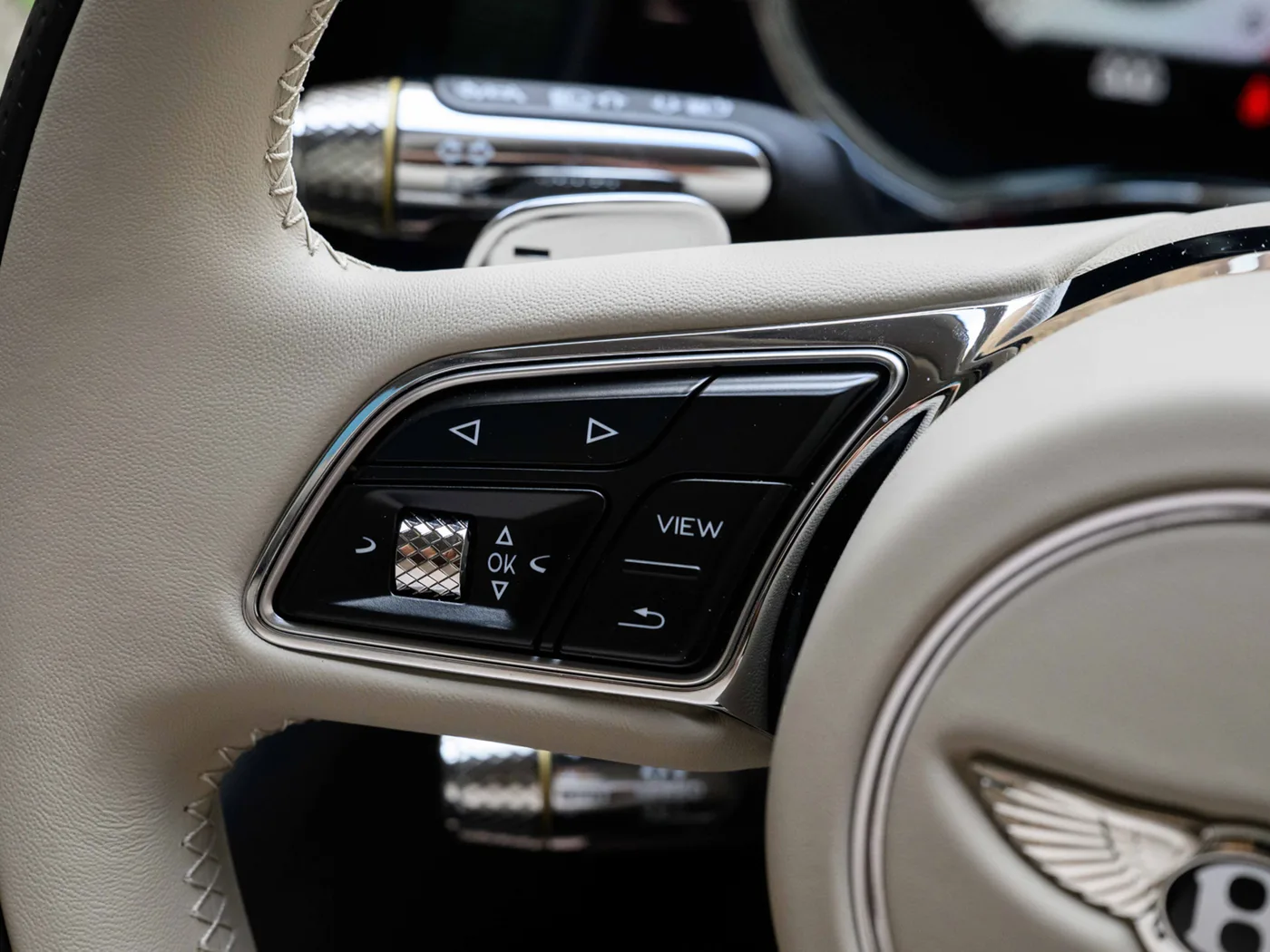 2026 Bentley Flying Spur Mulliner proposée par un groupe de concessions agréées à London, Royaume-Uni, photo 8 sur 25