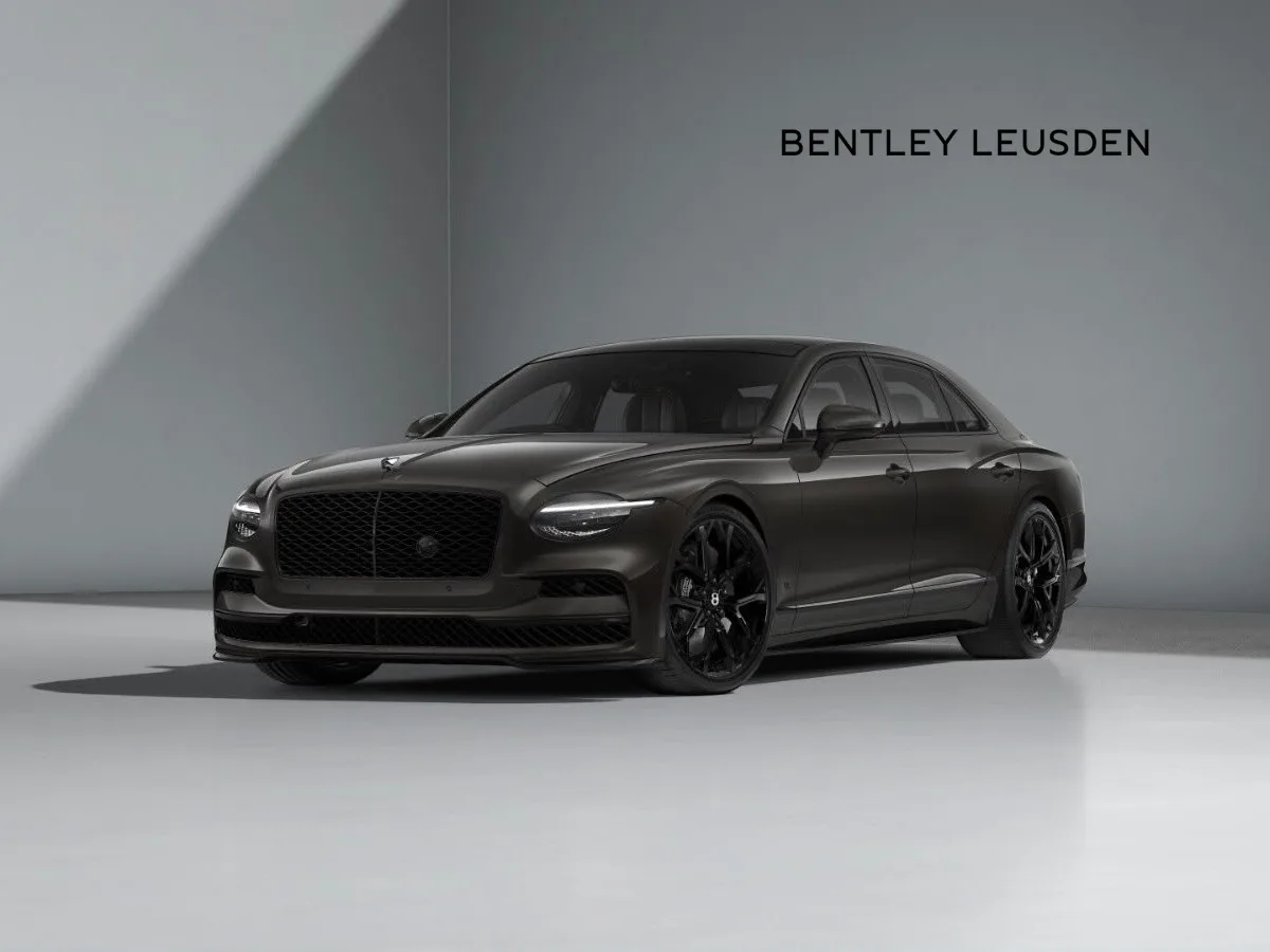 2026 Bentley Flying Spur S V8 Hybrid proposée par un concessionnaire spécialisé à Leusden, Pays-Bas, photo principale