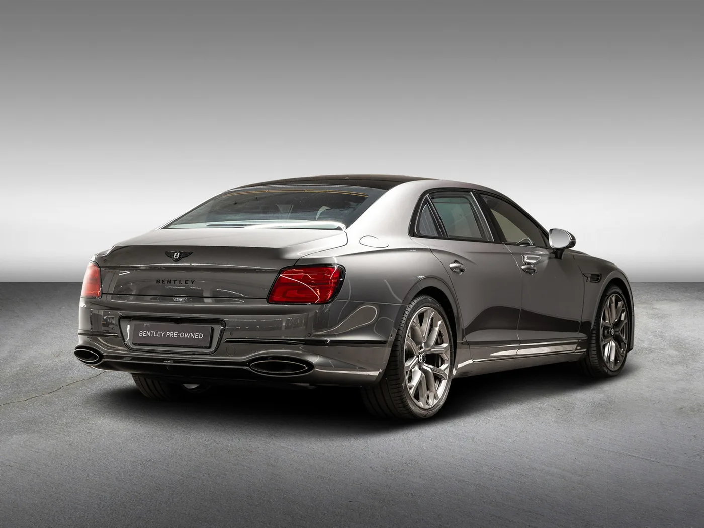 2026 Bentley Flying Spur V8 Hybrid offered by an official Bentley dealer in Leusden, Netherlands, photo 7 of 25