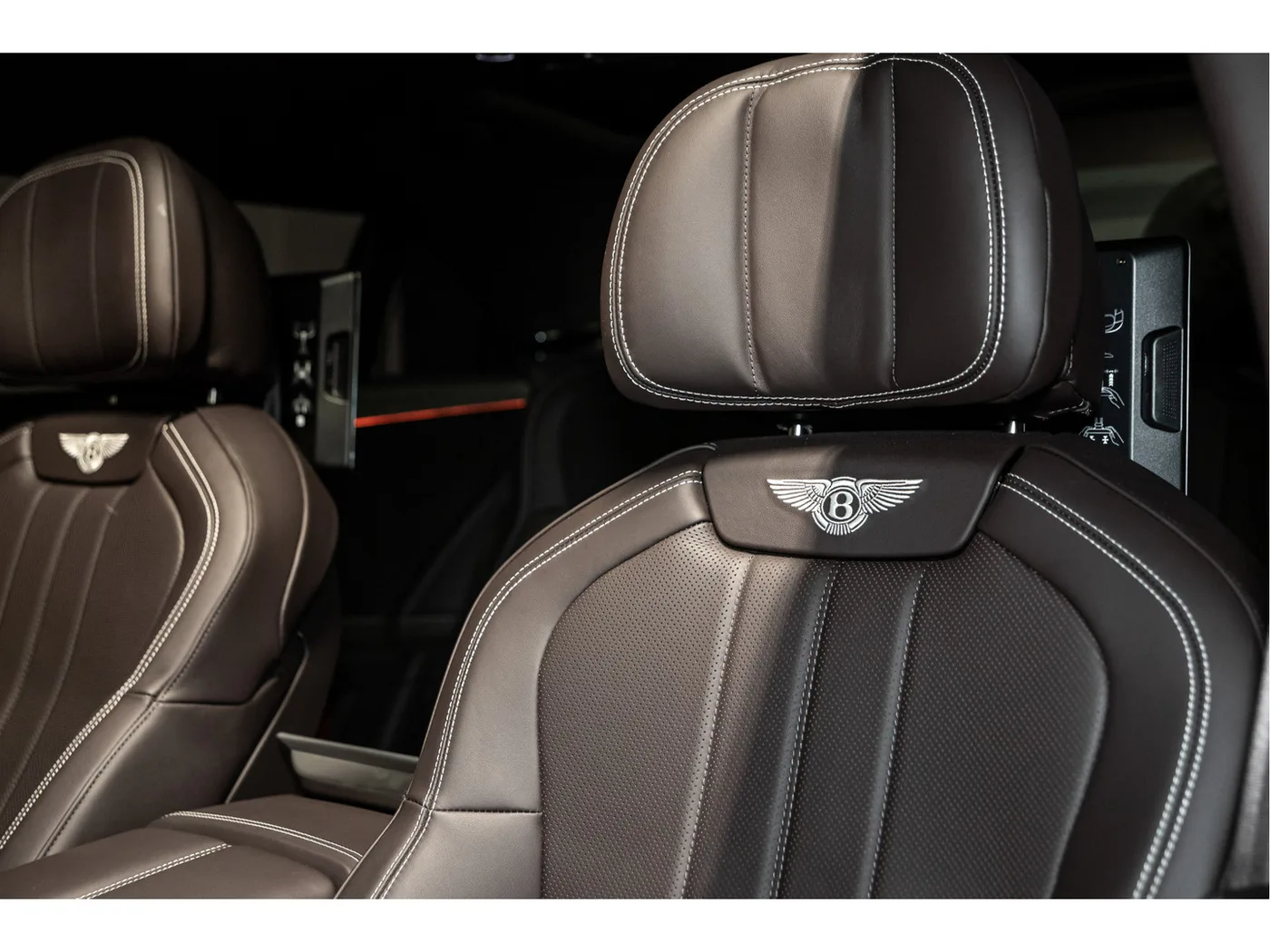 2026 Bentley Flying Spur V8 Hybrid offered by an official Bentley dealer in Leusden, Netherlands, photo 18 of 25