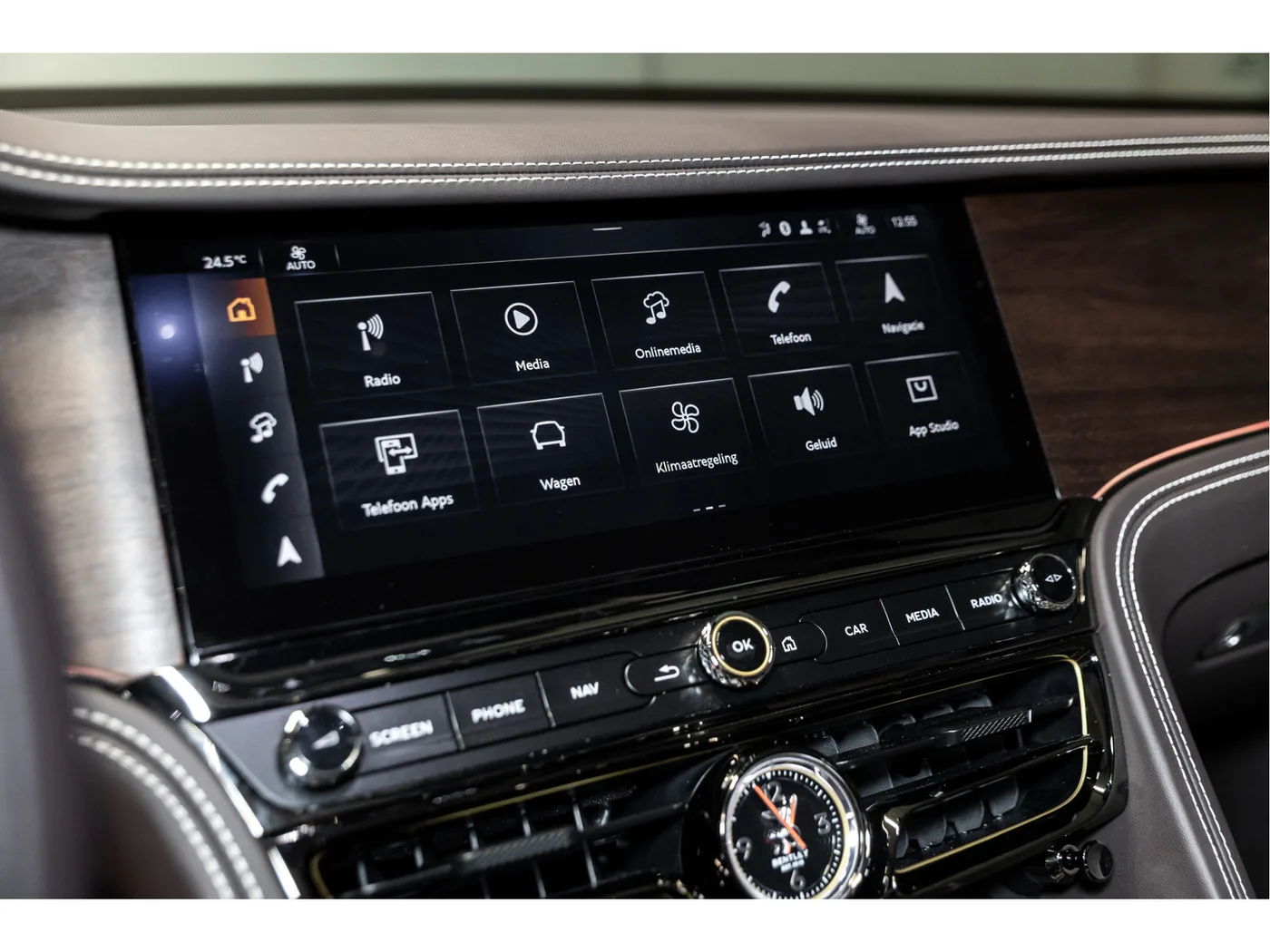 2026 Bentley Flying Spur V8 Hybrid offered by an official Bentley dealer in Leusden, Netherlands, photo 21 of 25
