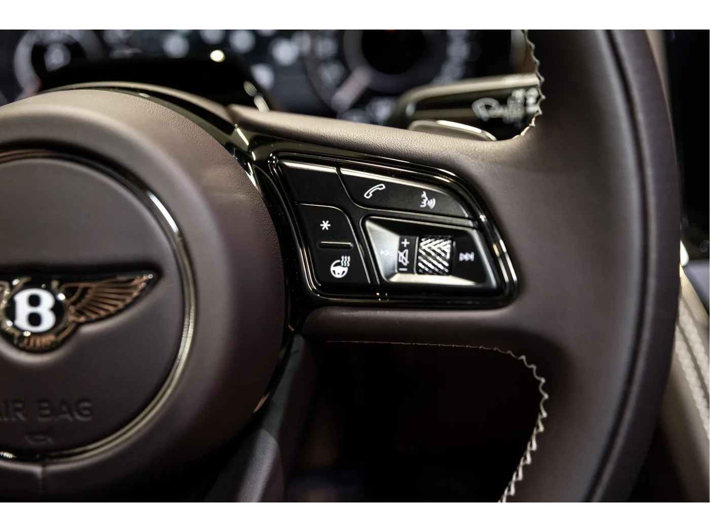 2026 Bentley Flying Spur V8 Hybrid offered by an official Bentley dealer in Leusden, Netherlands, photo 24 of 25