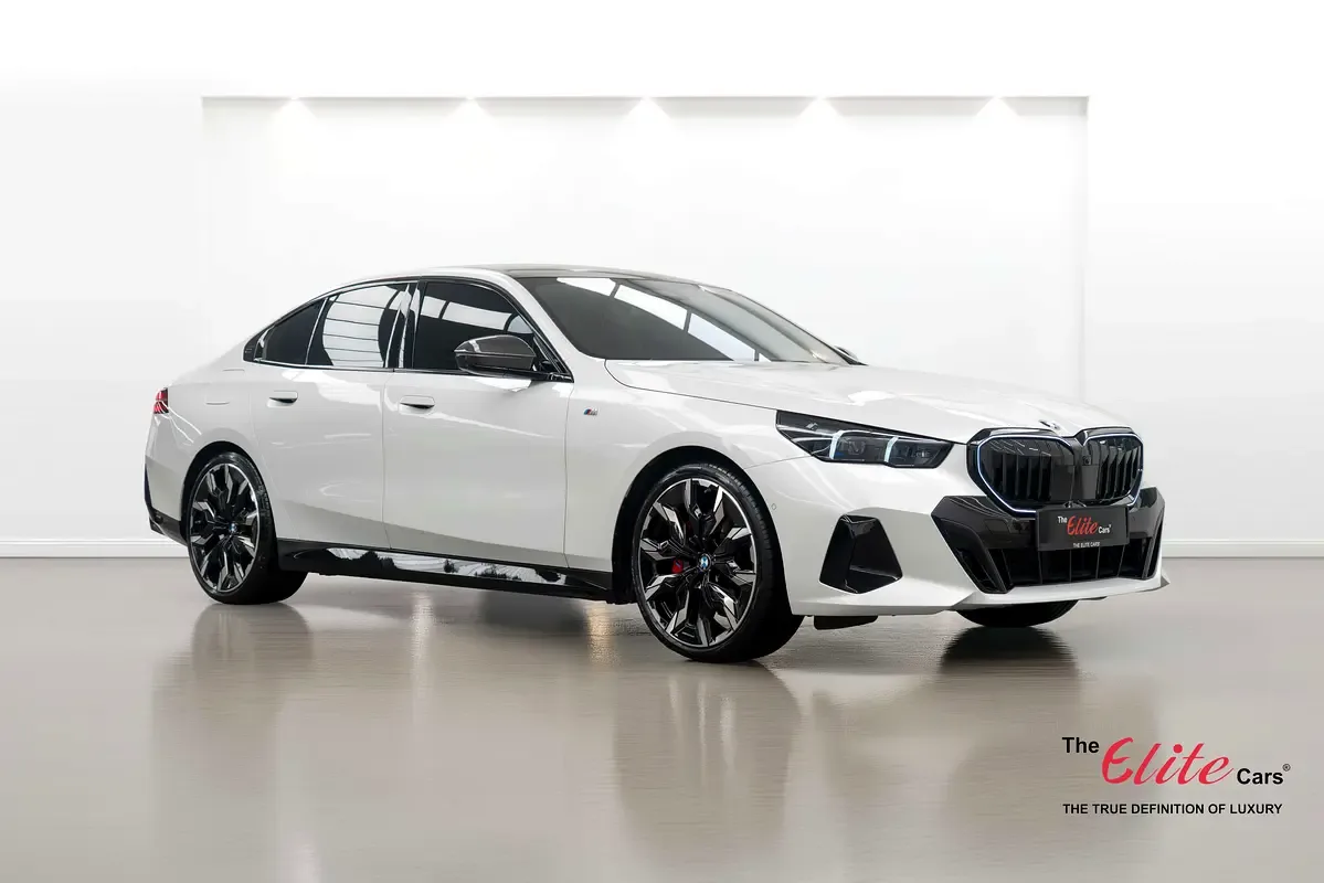2026 BMW 530i M Sport Pro angeboten von einem Fachhändler in Dubai, Vereinigte Arabische Emirate, Hauptfoto