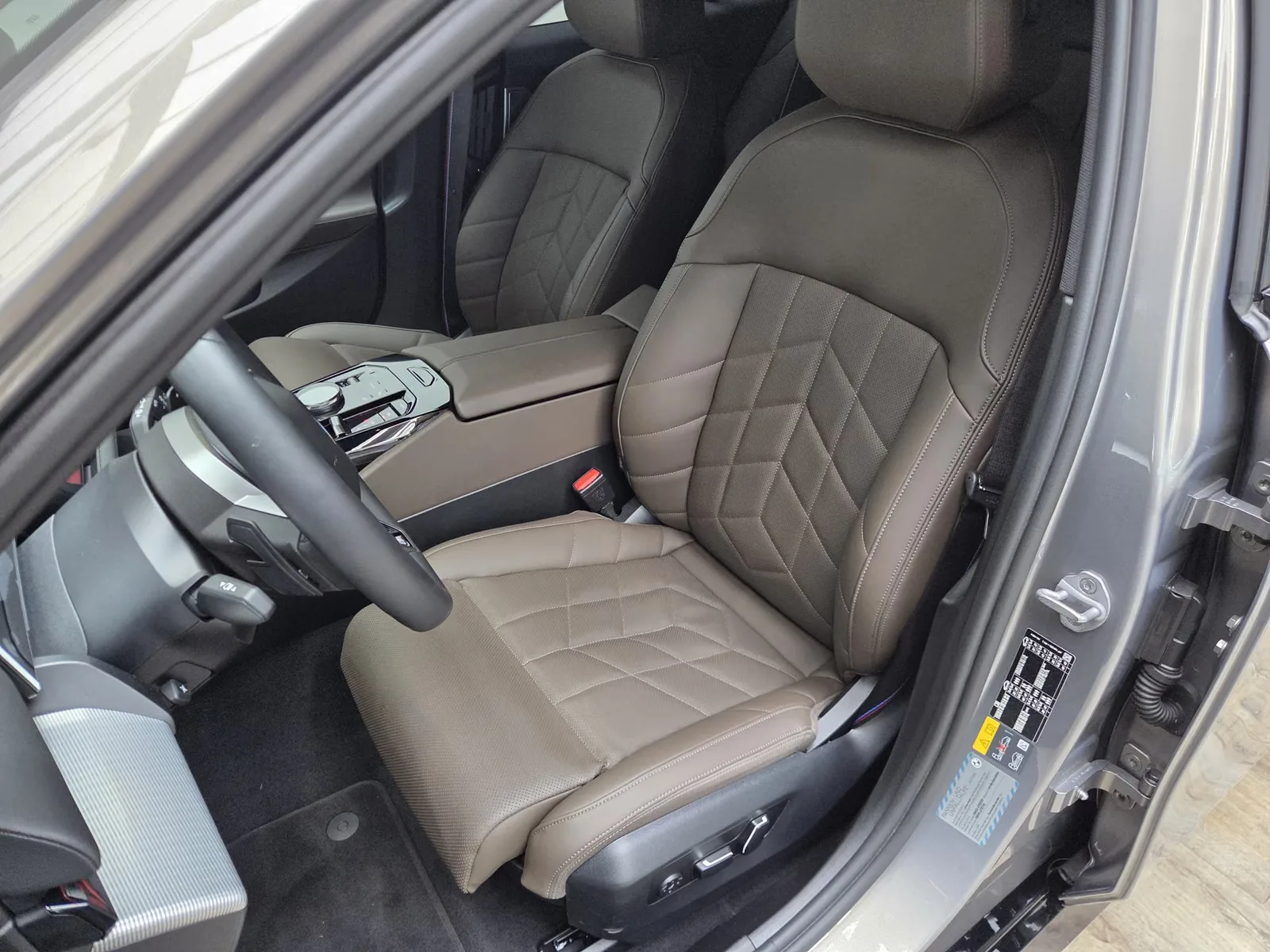 2026 BMW 550e Touring, 15/30