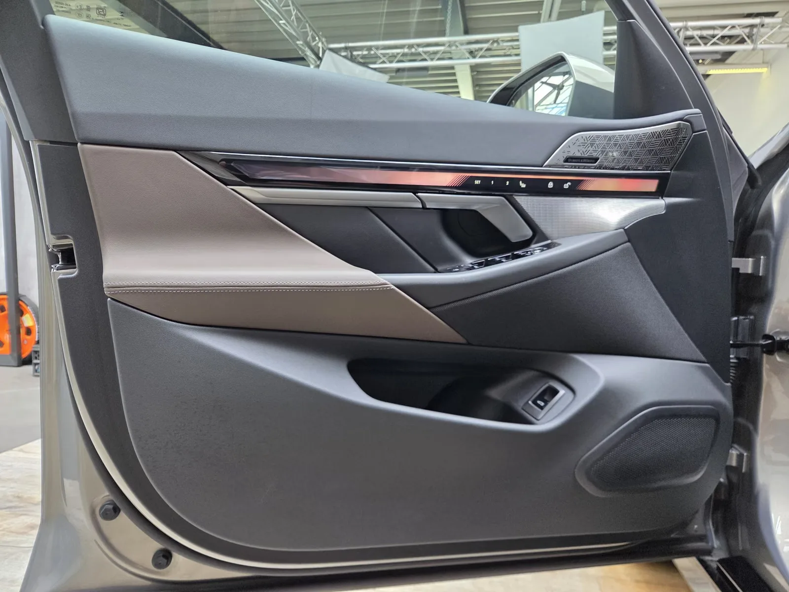 2026 BMW 550e Touring, 16/30