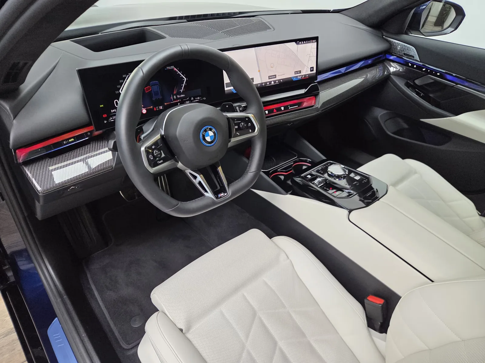 2026 BMW 550e Touring, 8/30