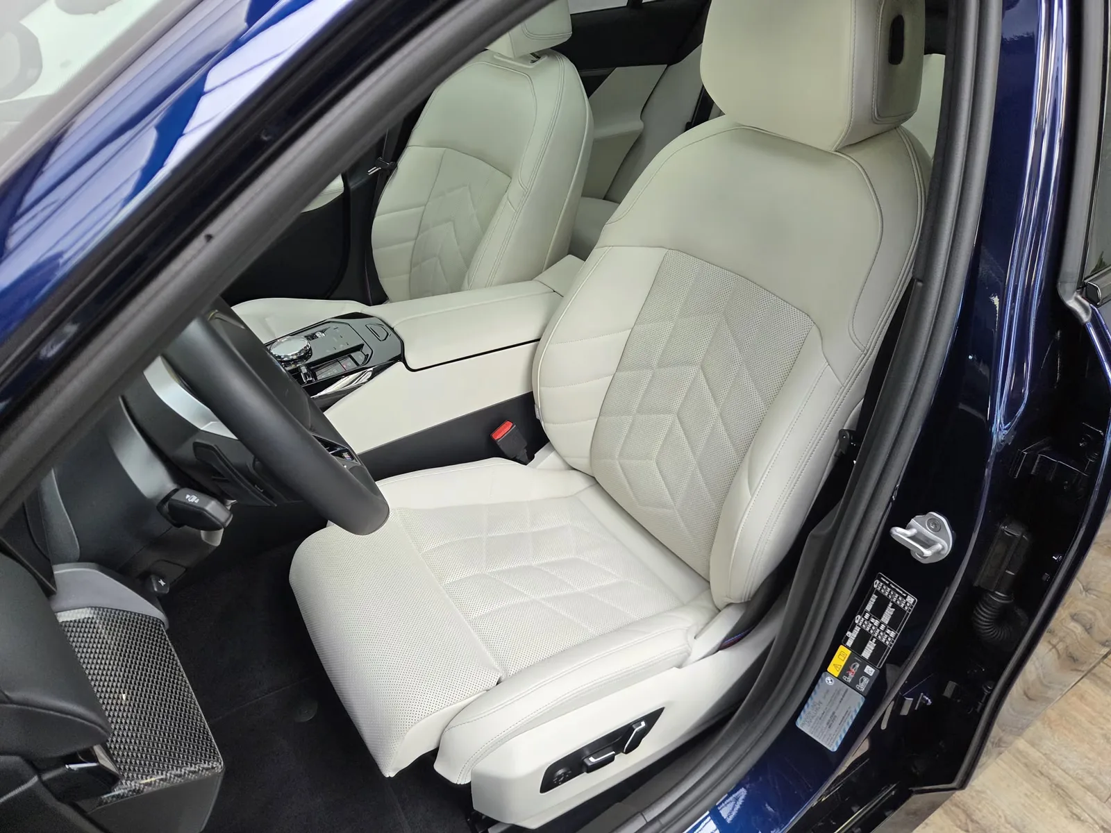 2026 BMW 550e Touring, 15/30
