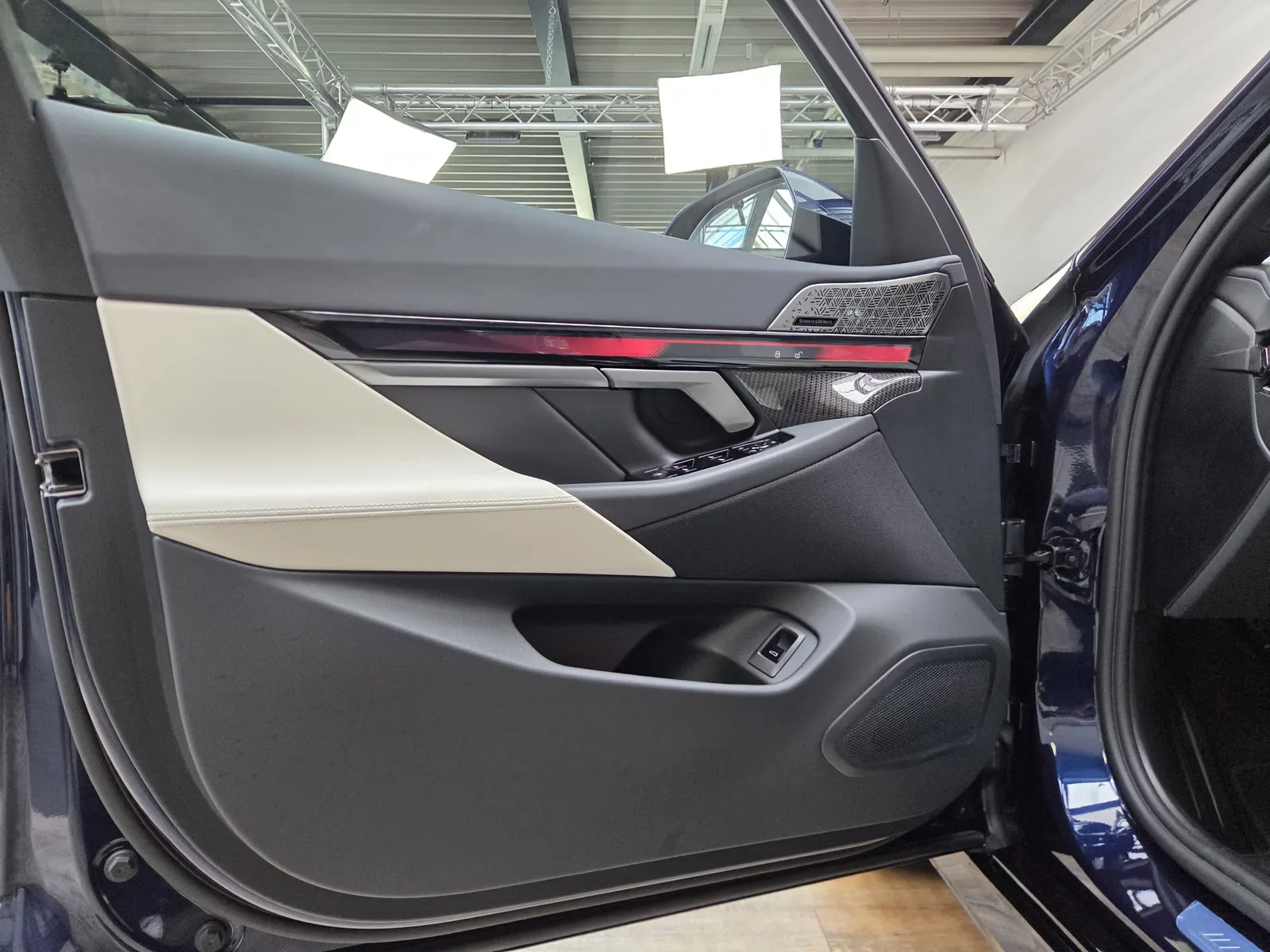 2026 BMW 550e Touring, 17/30
