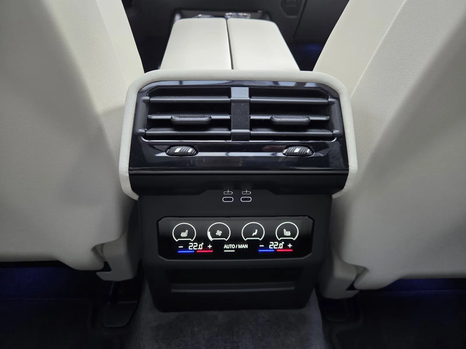 2026 BMW 550e Touring, 28/30