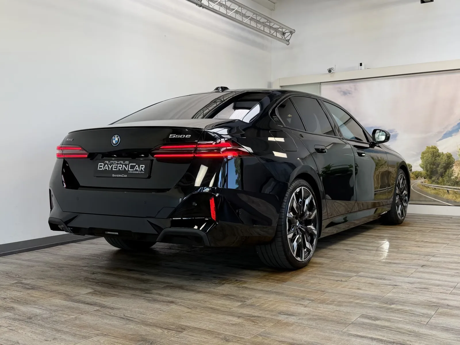 2026 BMW 550e M Sport Pro, 6/30