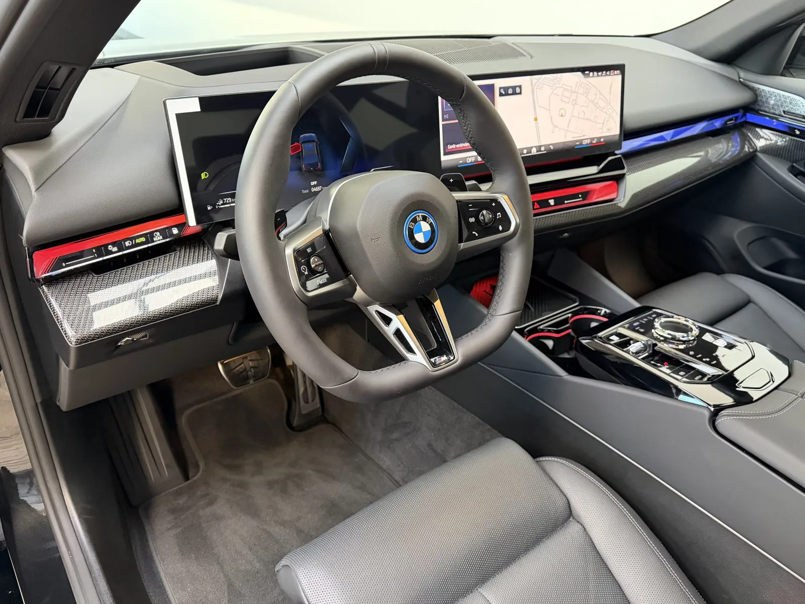 2026 BMW 550e M Sport Pro, 7/30