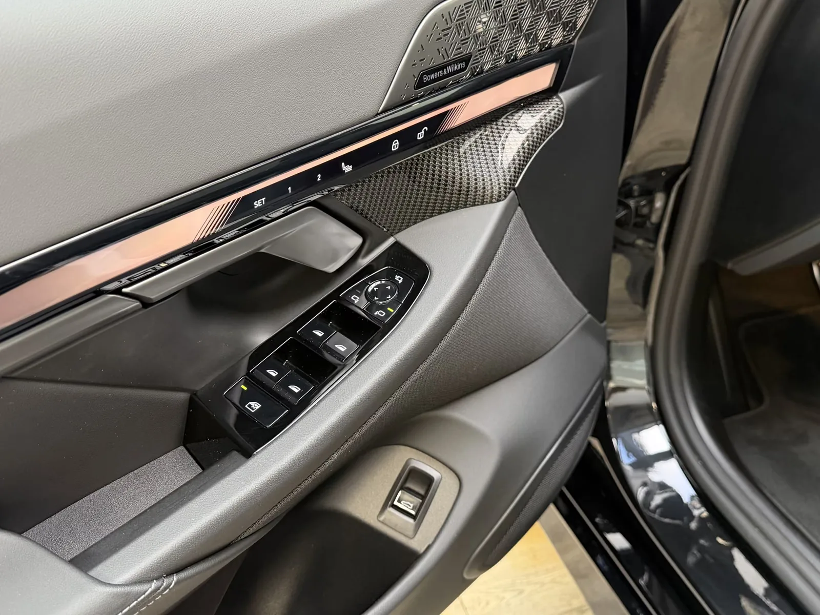 2026 BMW 550e M Sport Pro, 14/30