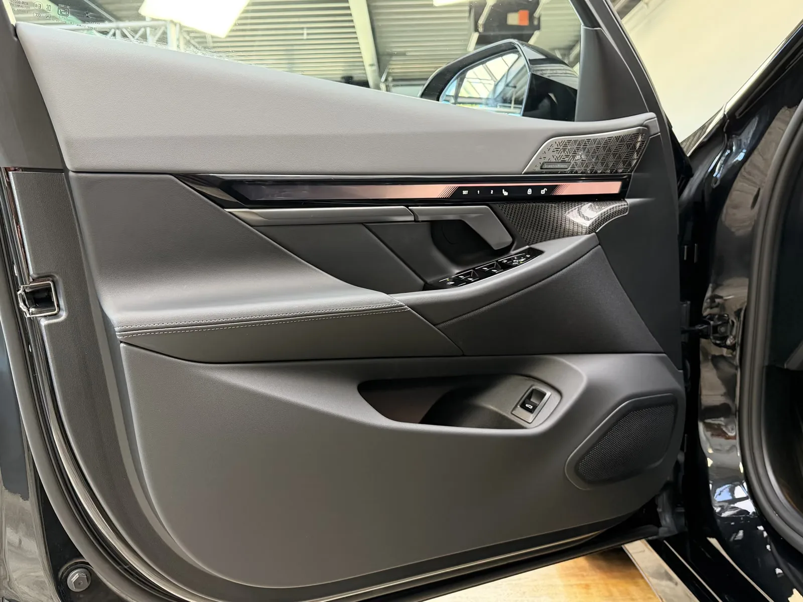 2026 BMW 550e M Sport Pro, 15/30