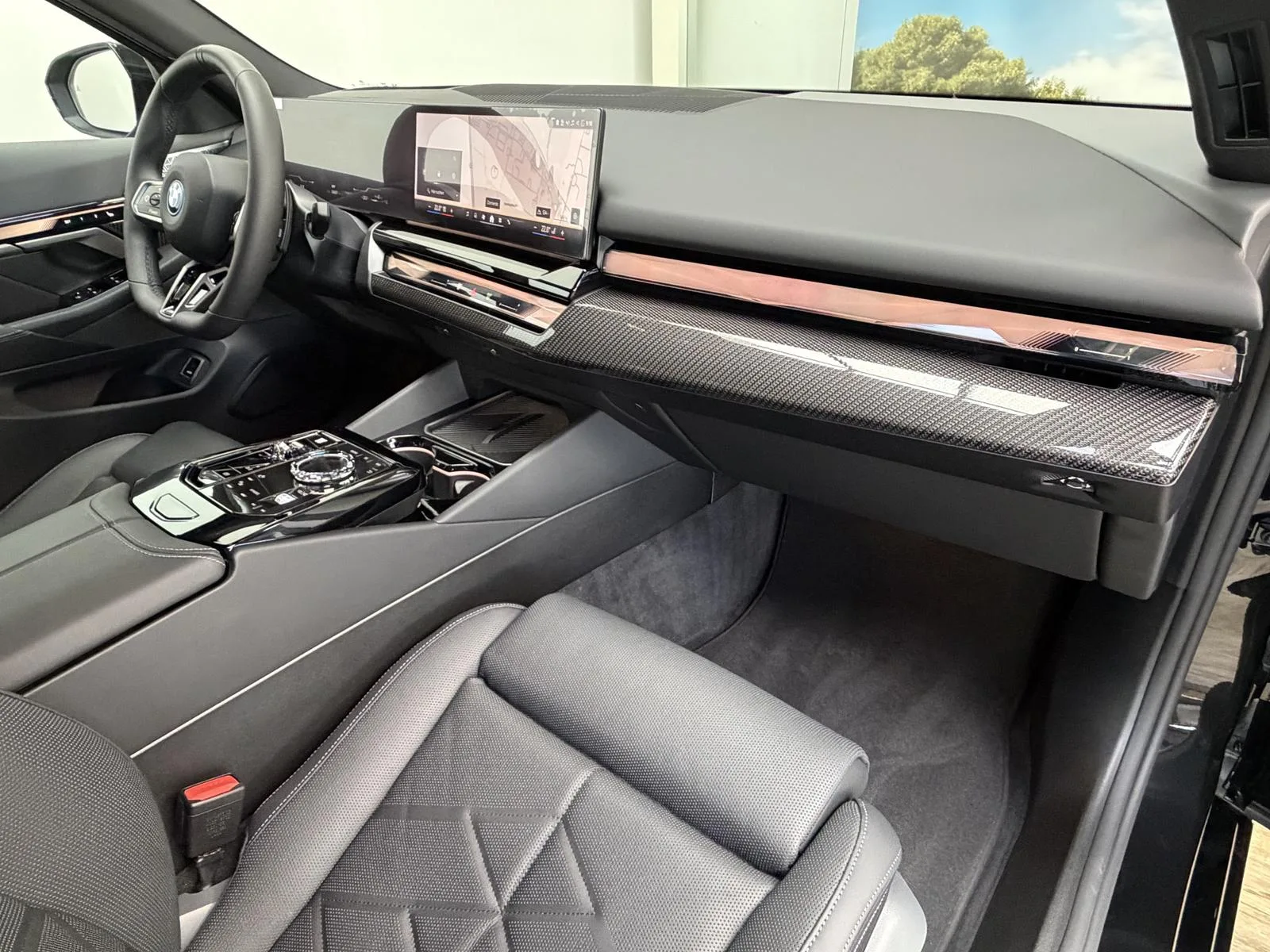 2026 BMW 550e M Sport Pro, 29/30