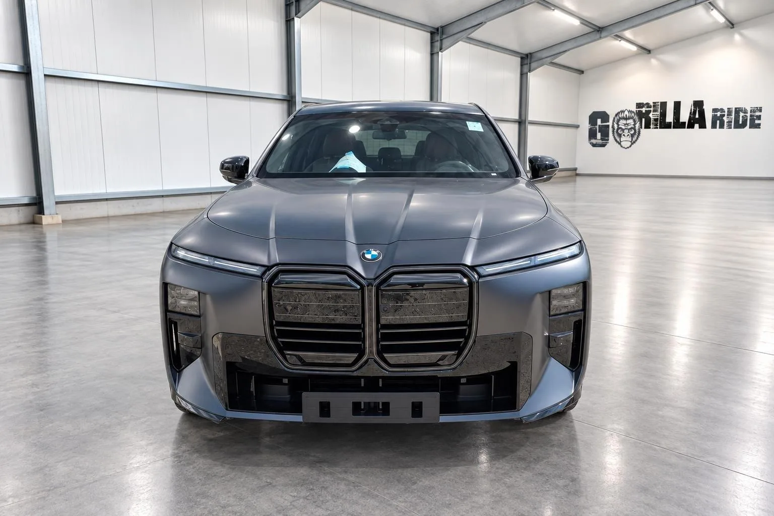 2026 BMW 740 xDrive M Sport Pro angeboten von einem Fachhändler in Bielefeld, Deutschland, Hauptfoto