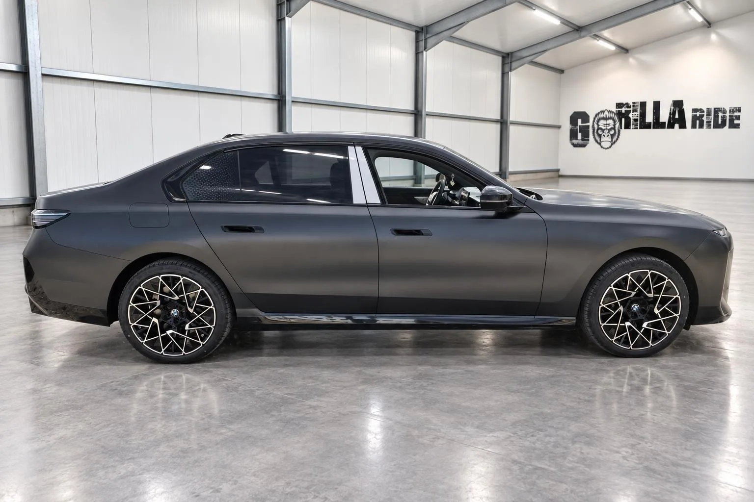 2026 BMW 740 xDrive M Sport Pro, 2/5