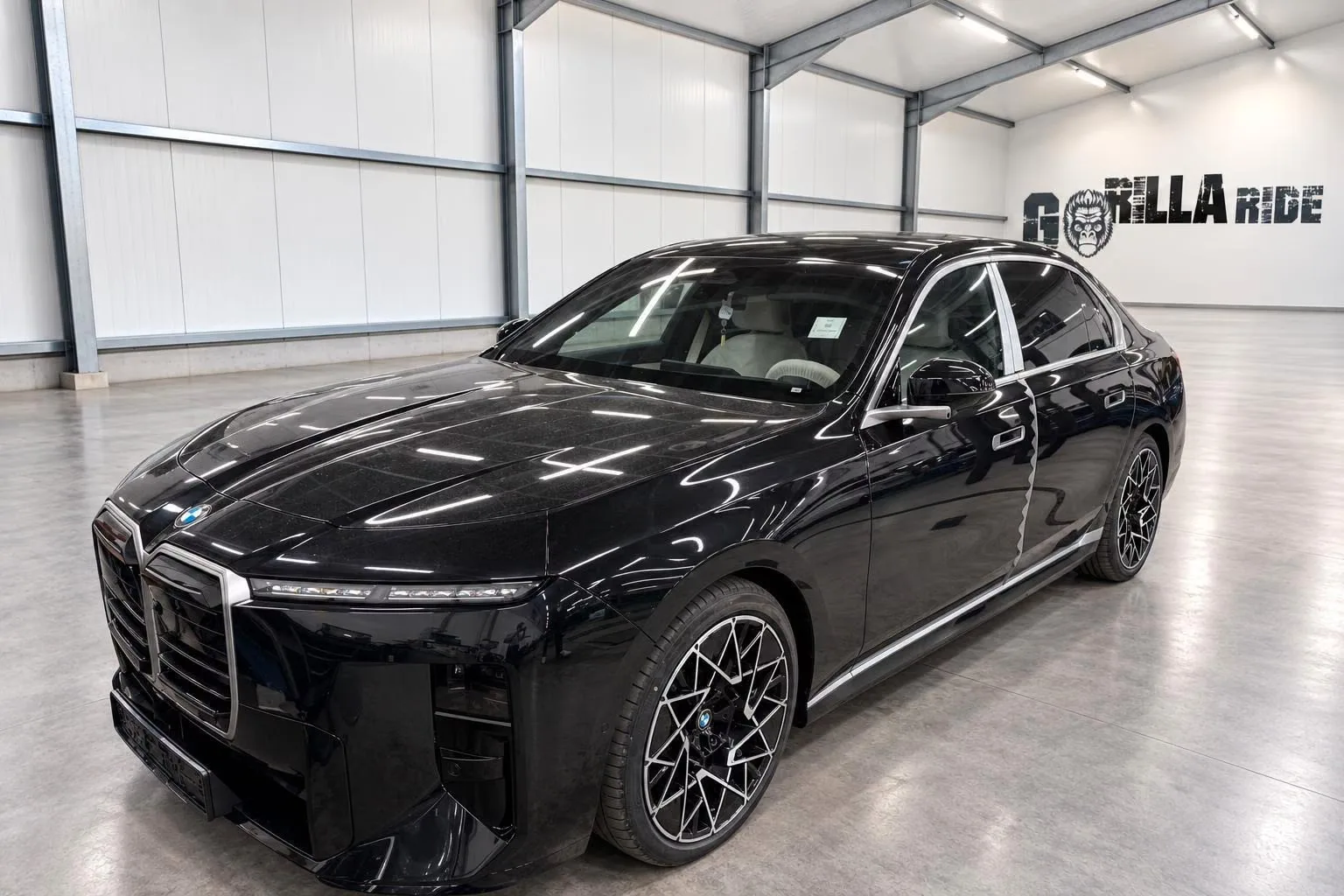 2026 BMW 740 xDrive M Sport angeboten von einem Fachhändler in Bielefeld, Deutschland, Hauptfoto