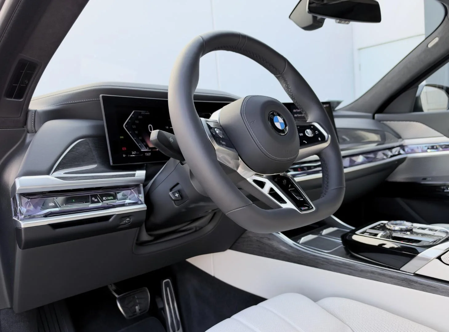 2026 BMW 740d xDrive M Sport Pro, 12/30
