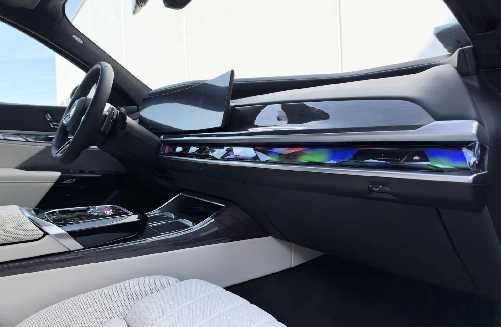 2026 BMW 740d xDrive M Sport Pro, 13/30