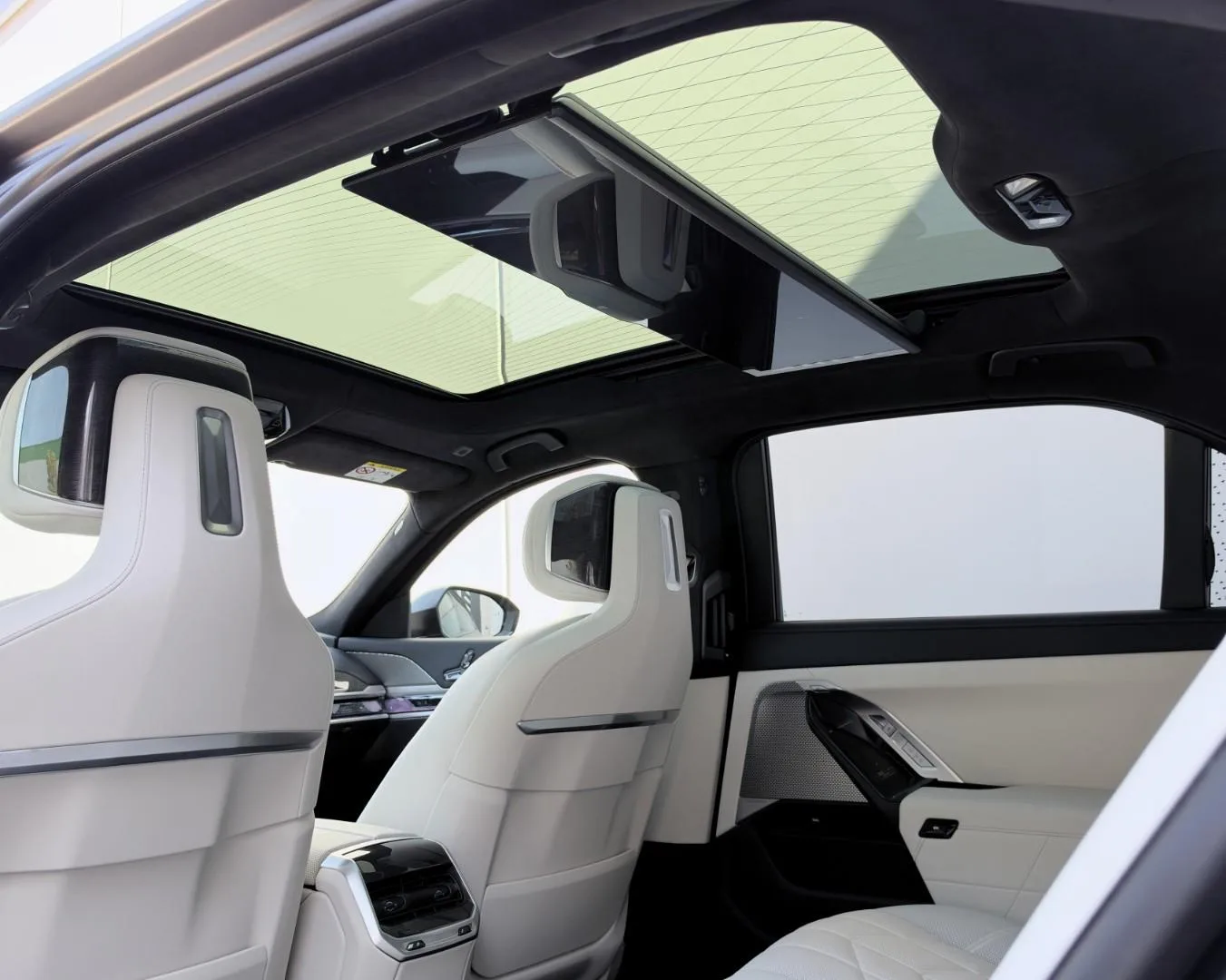 2026 BMW 740d xDrive M Sport Pro, 23/30