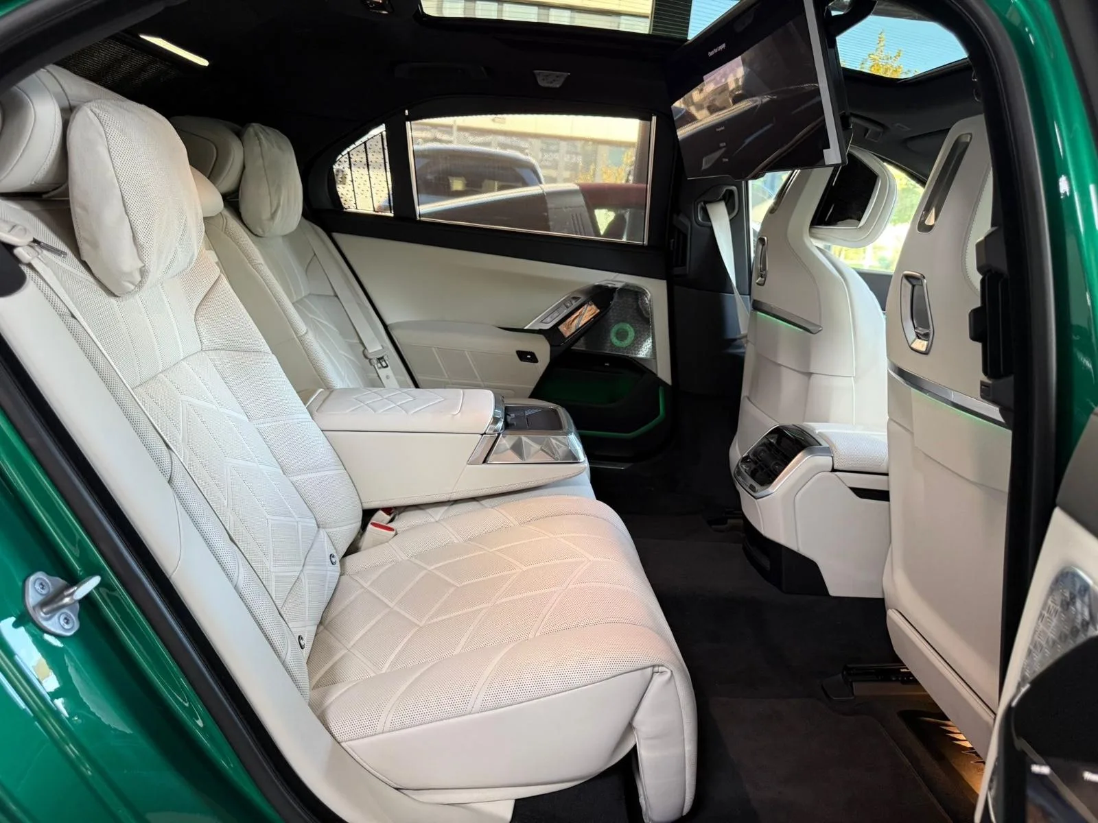 2026 BMW 740d xDrive, 17/25