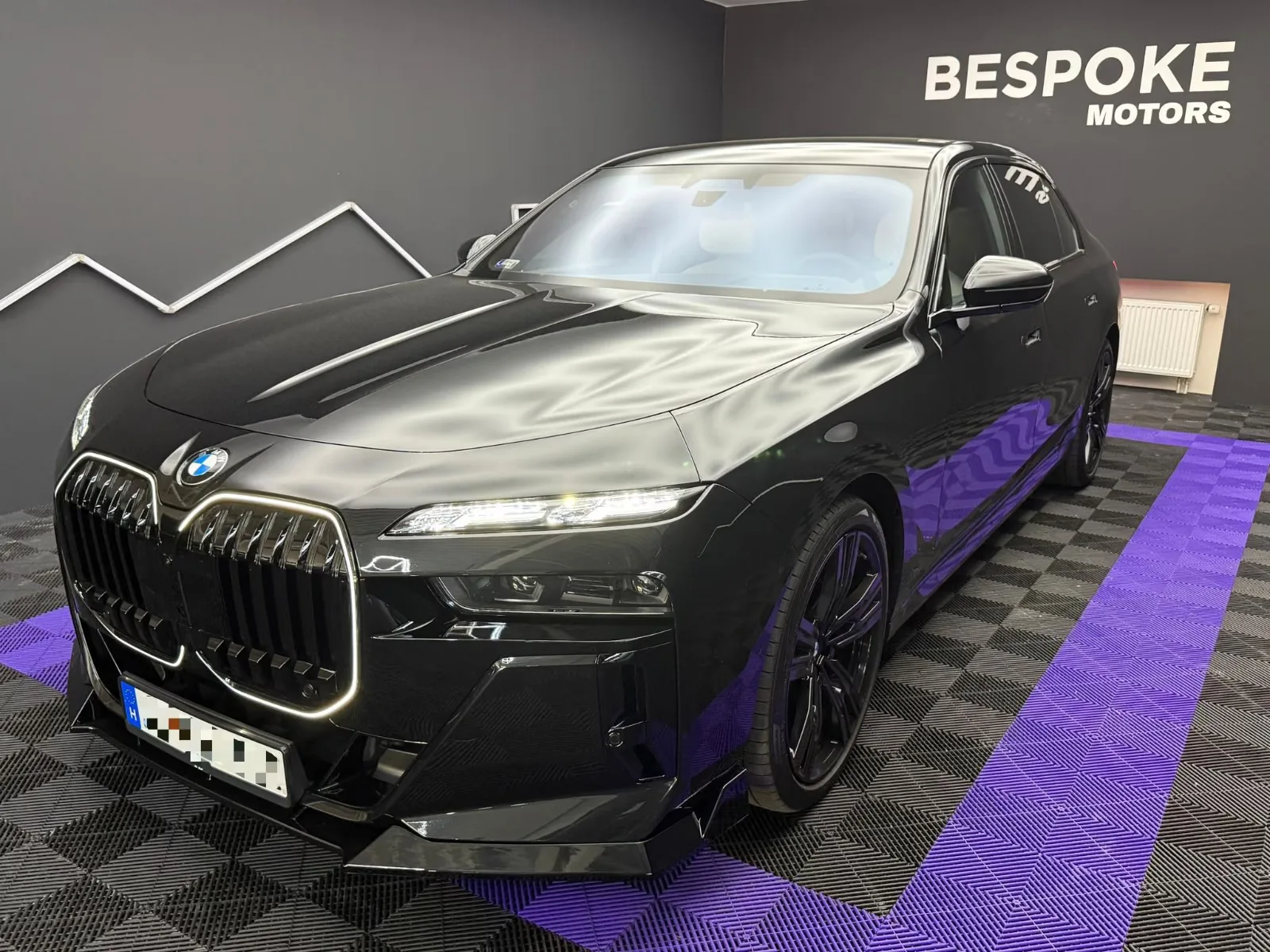 2026 BMW 740d xDrive angeboten von einem Fachhändler in Bratislava, Slowakei, Hauptfoto