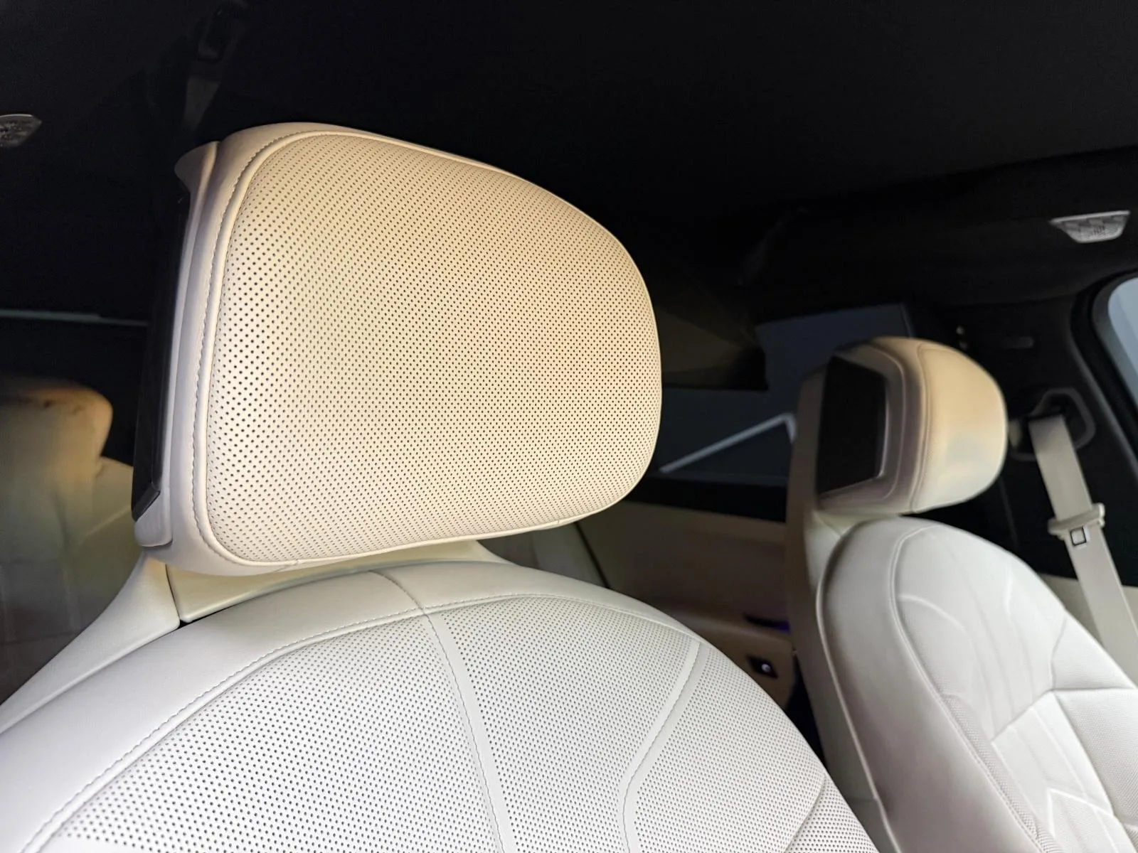 2026 BMW 740d xDrive, 11/30
