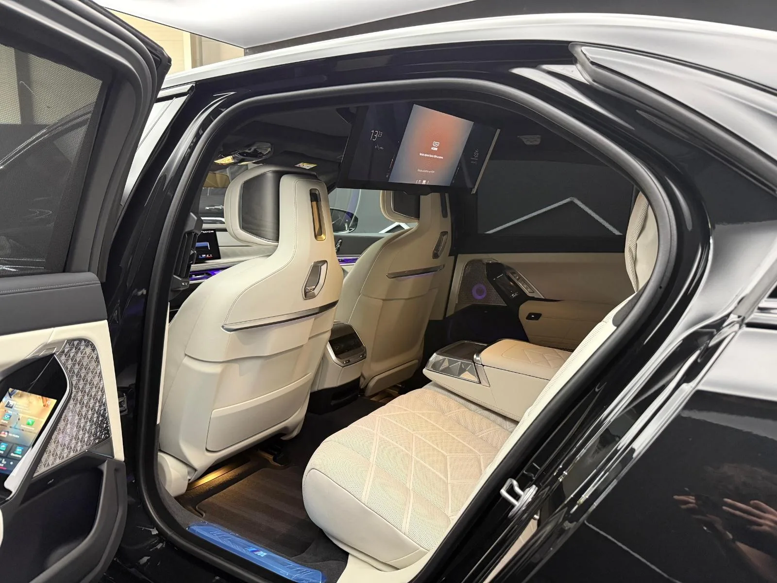 2026 BMW 740d xDrive, 13/30