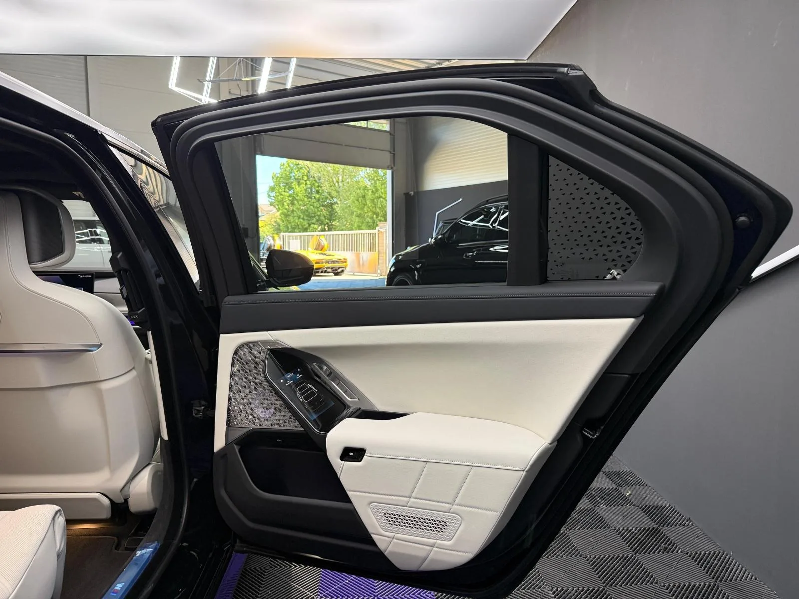 2026 BMW 740d xDrive, 27/30