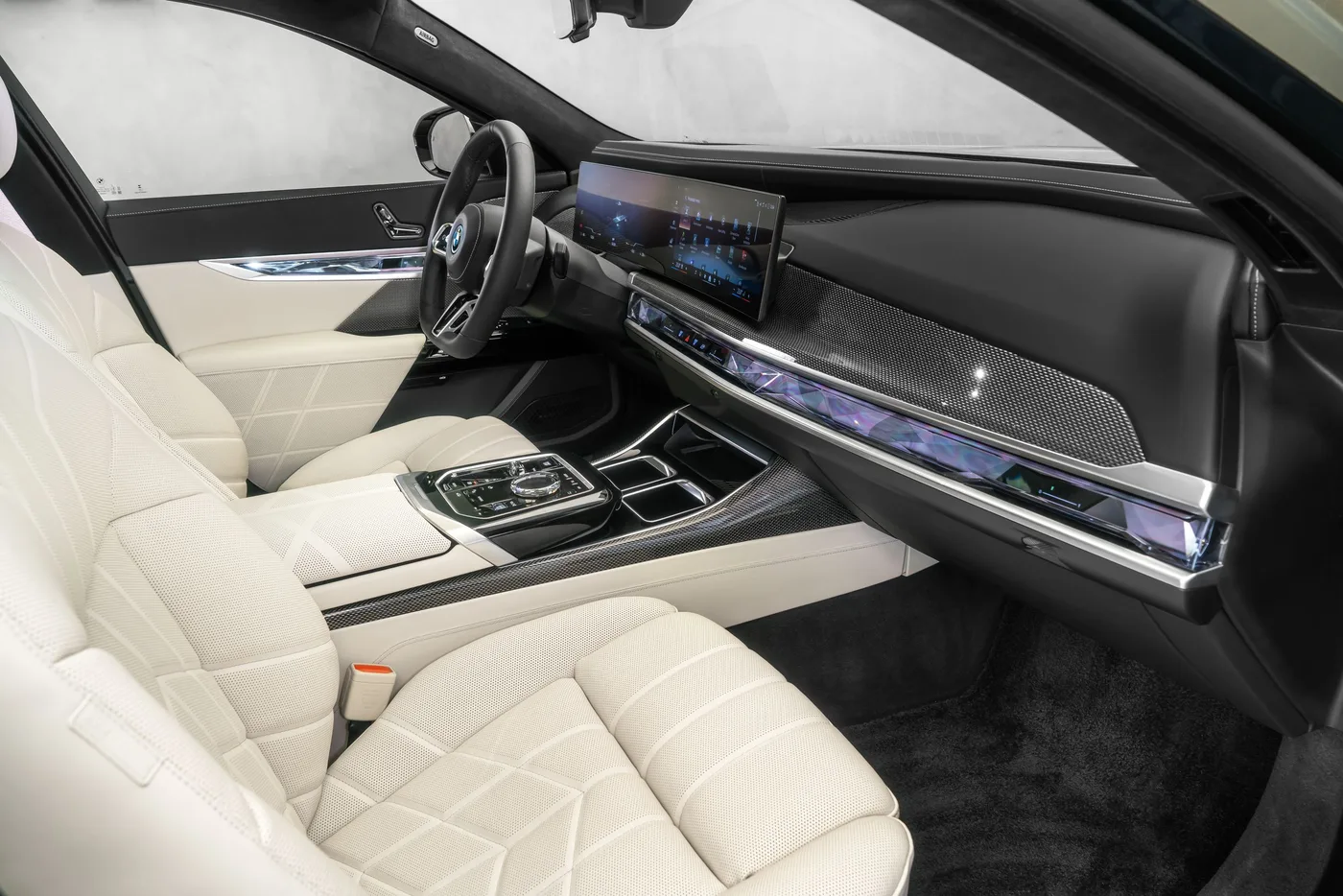 2026 BMW i7 xDrive60 M Sport, Individual proposée par un concessionnaire spécialisé à Ostrava, Tchéquie, photo 12 sur 15
