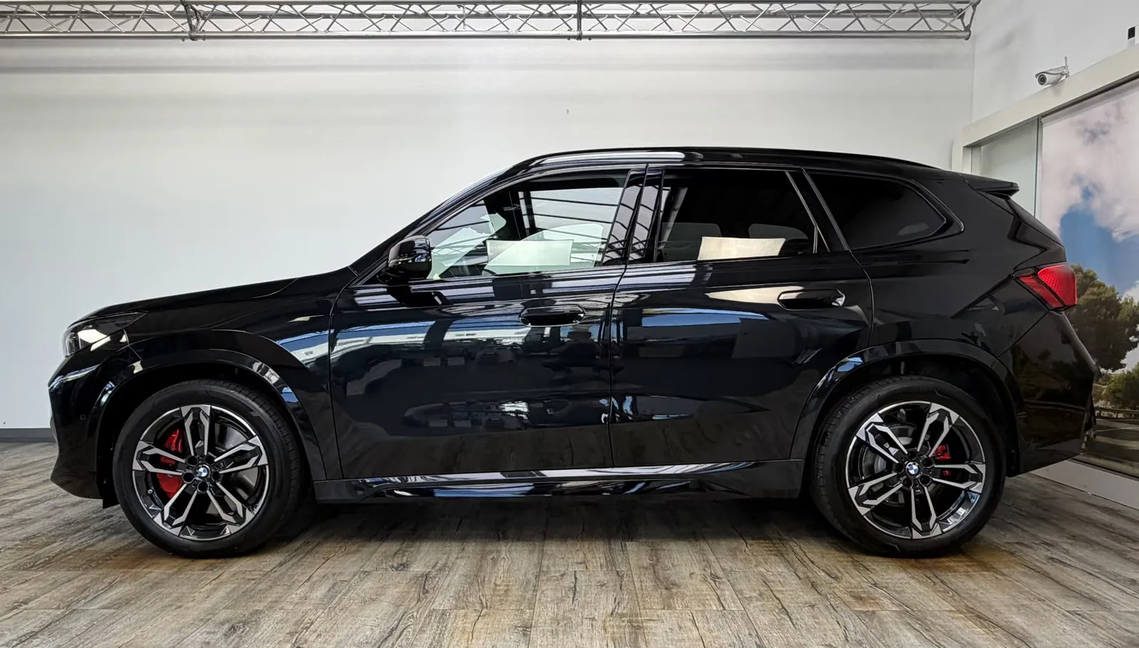 2026 BMW iX1 eDrive20 M Sport Pro, 3/30
