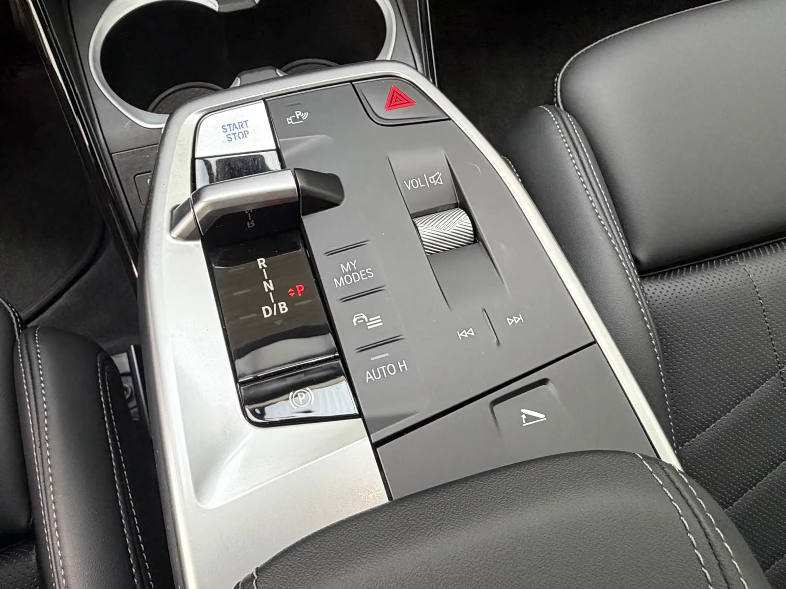 2026 BMW iX1 eDrive20 M Sport Pro, 11/30