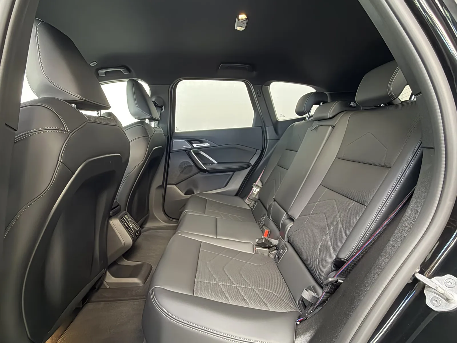 2026 BMW iX1 eDrive20 M Sport Pro, 17/30
