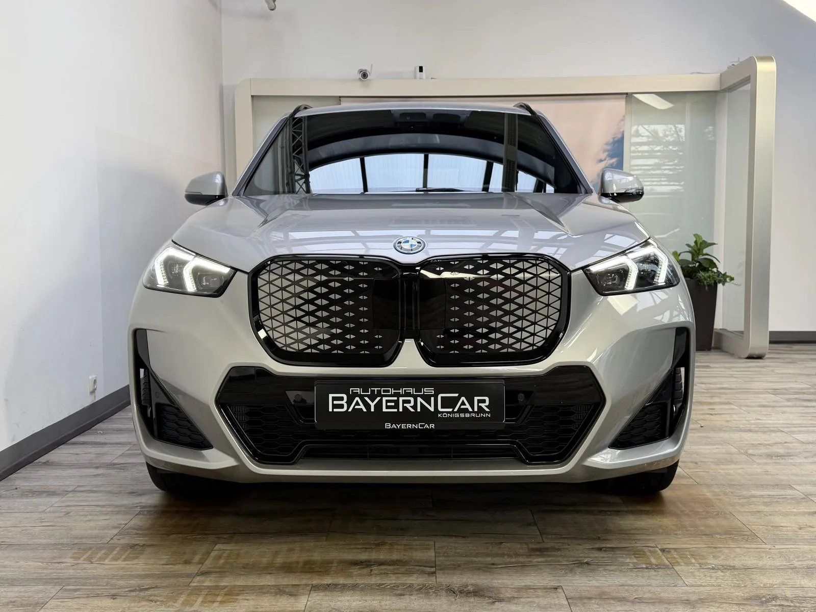 2026 BMW iX1 eDrive20 M Sport Pro, 2/30