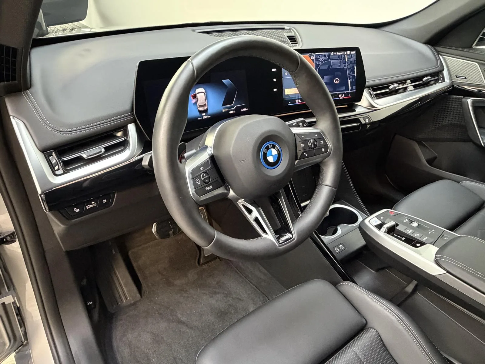 2026 BMW iX1 eDrive20 M Sport Pro, 7/30