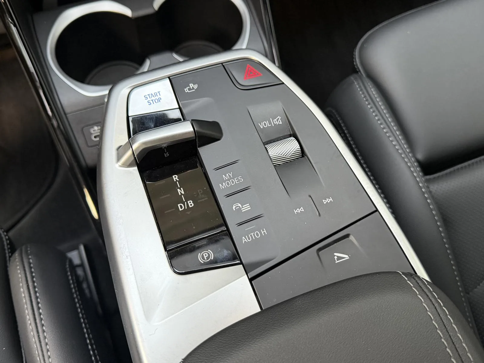 2026 BMW iX1 eDrive20 M Sport Pro, 11/30
