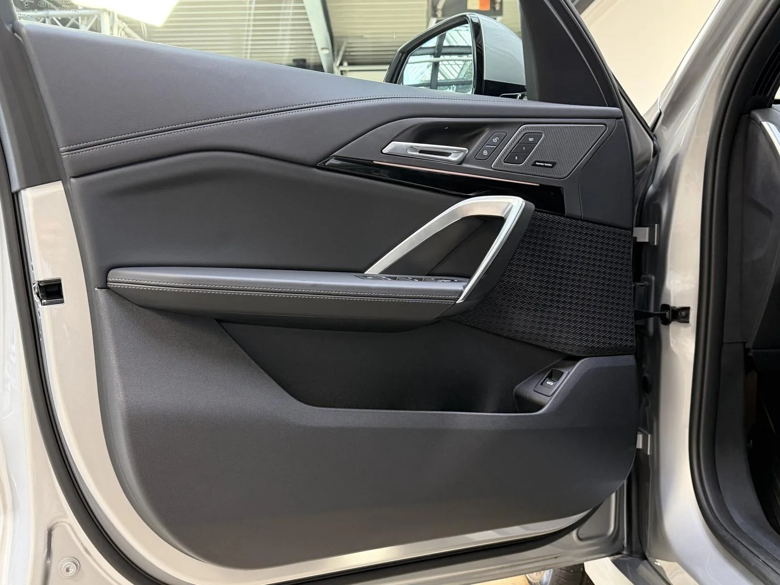 2026 BMW iX1 eDrive20 M Sport Pro, 15/30