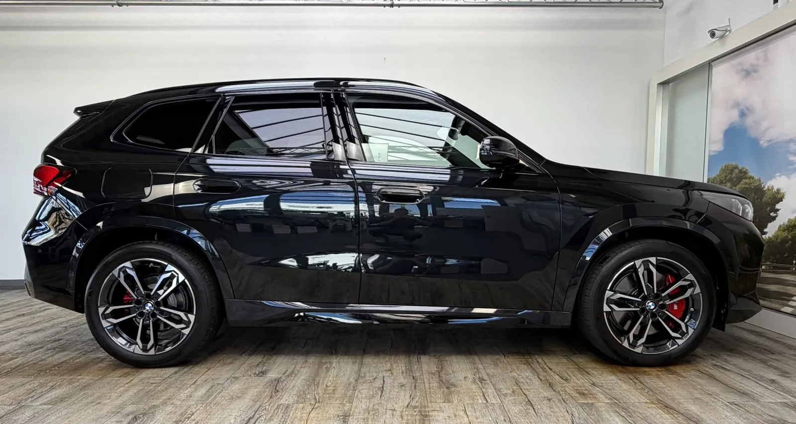 2026 BMW iX1 eDrive20 M Sport Pro, 4/30