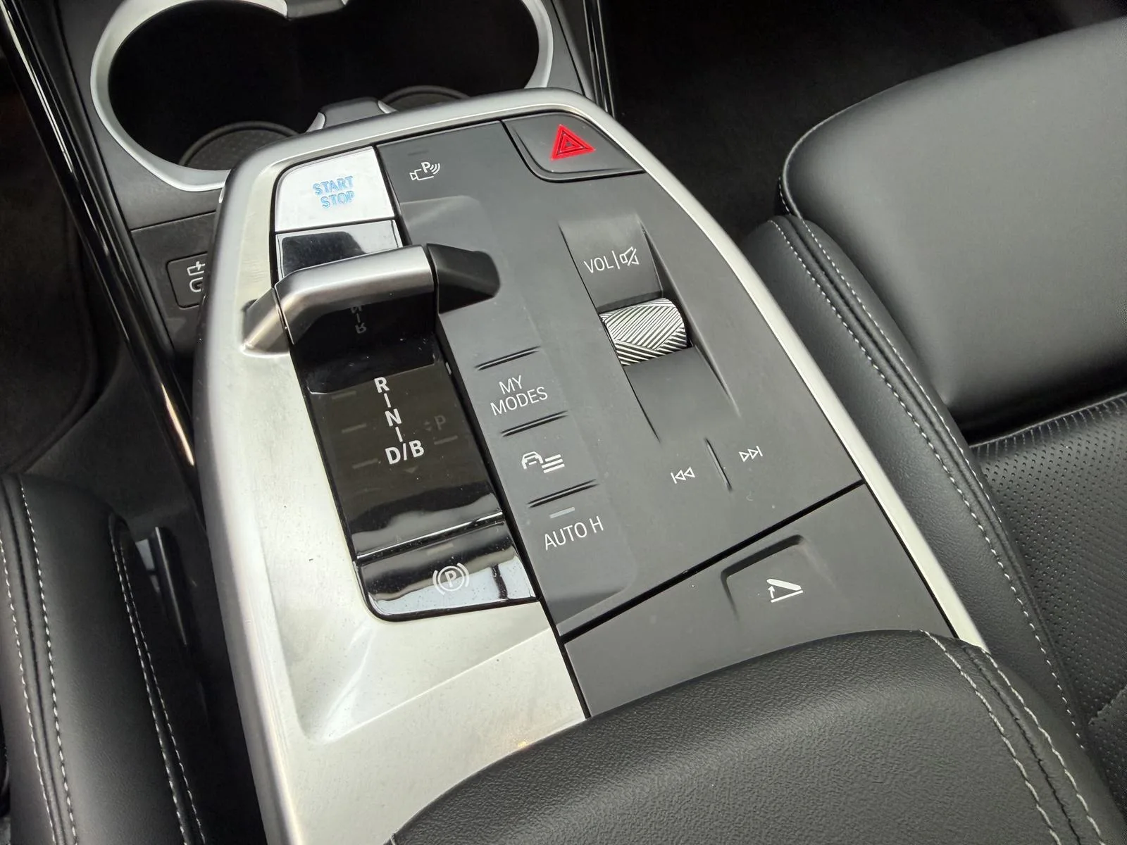 2026 BMW iX1 eDrive20 M Sport Pro, 11/30