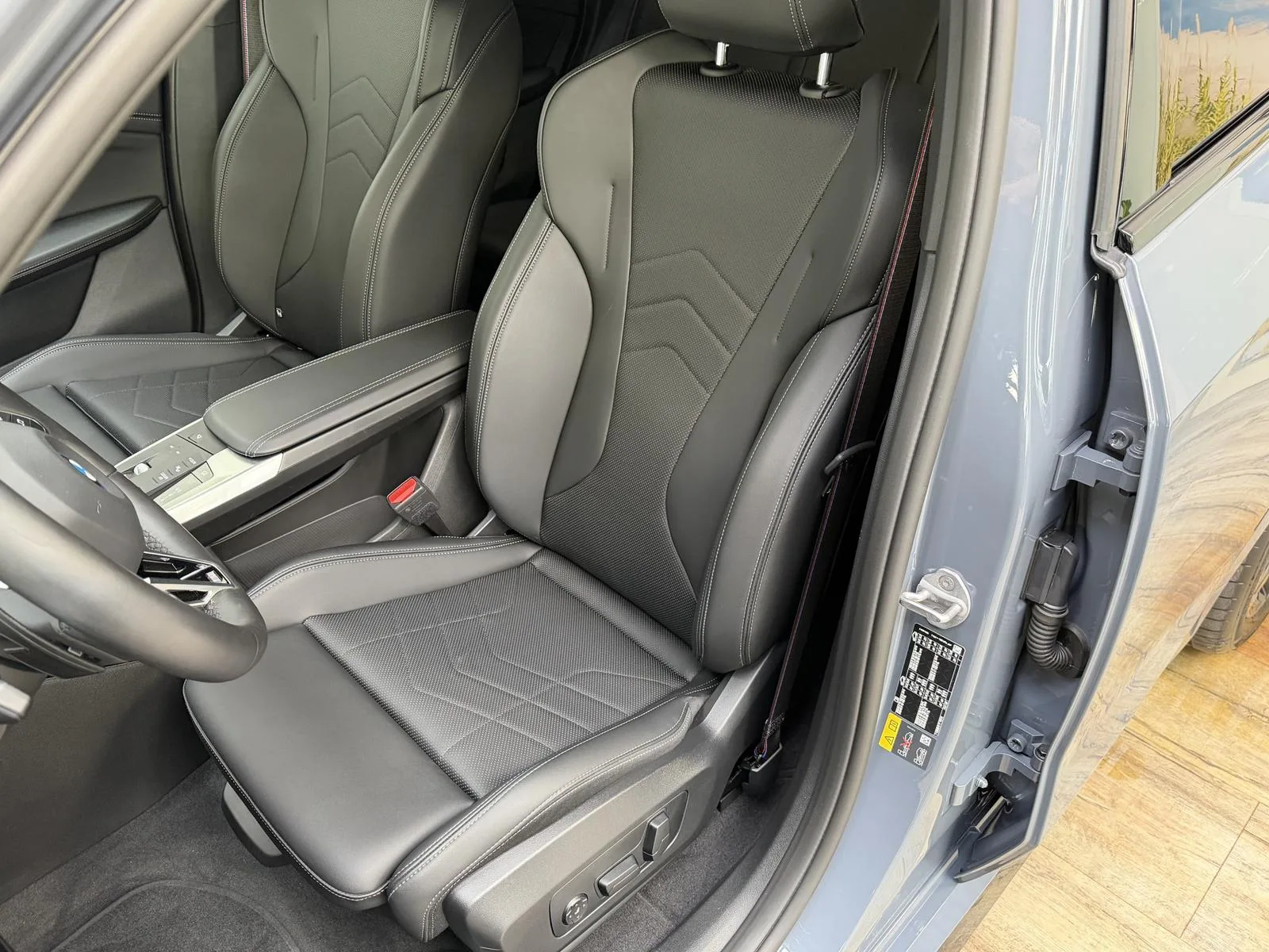 2026 BMW iX1 eDrive20 M Sport Pro, 12/30