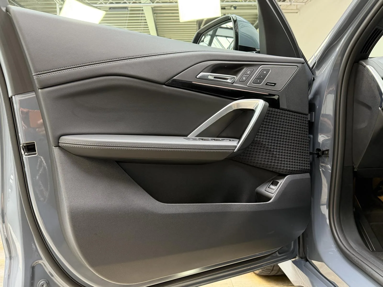 2026 BMW iX1 eDrive20 M Sport Pro, 15/30