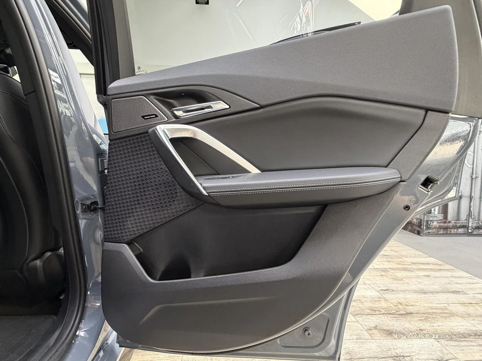 2026 BMW iX1 eDrive20 M Sport Pro, 28/30