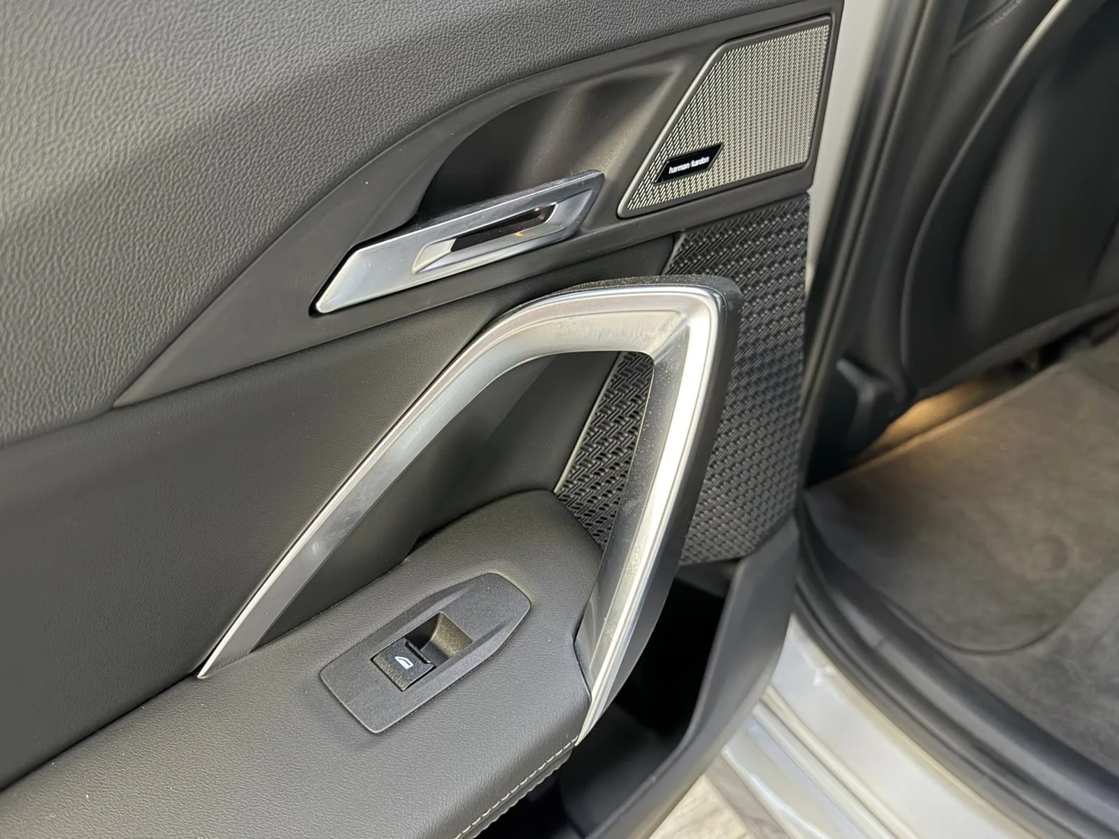 2026 BMW iX1 eDrive20 M Sport Pro, 18/30
