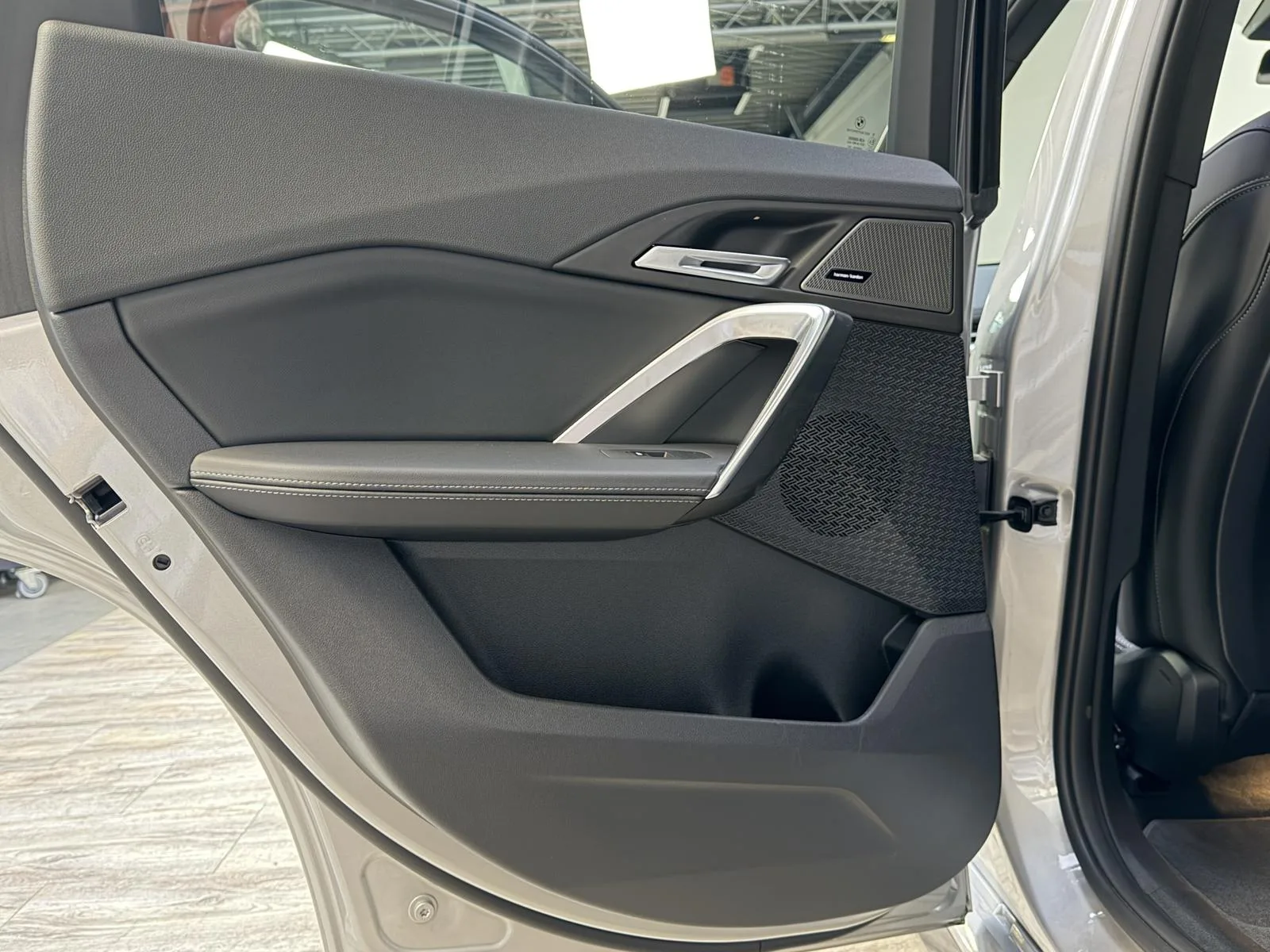 2026 BMW iX1 eDrive20 M Sport Pro, 19/30