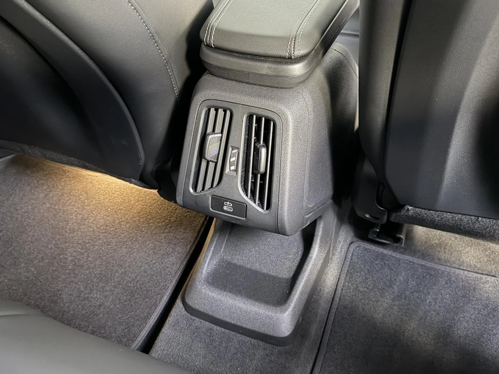 2026 BMW iX1 eDrive20 M Sport Pro, 26/30